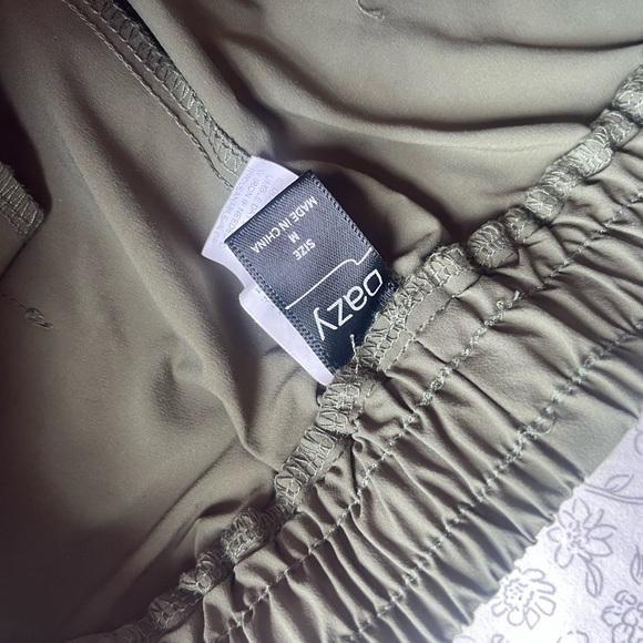 SHEIN DAZY- Draw string waist cargo pants ARMY GREEN - Picture 2 of 10